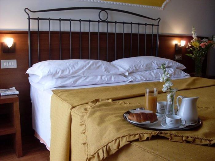 Hotel Isola Di Lauria Lauria Inferiore Zimmer foto